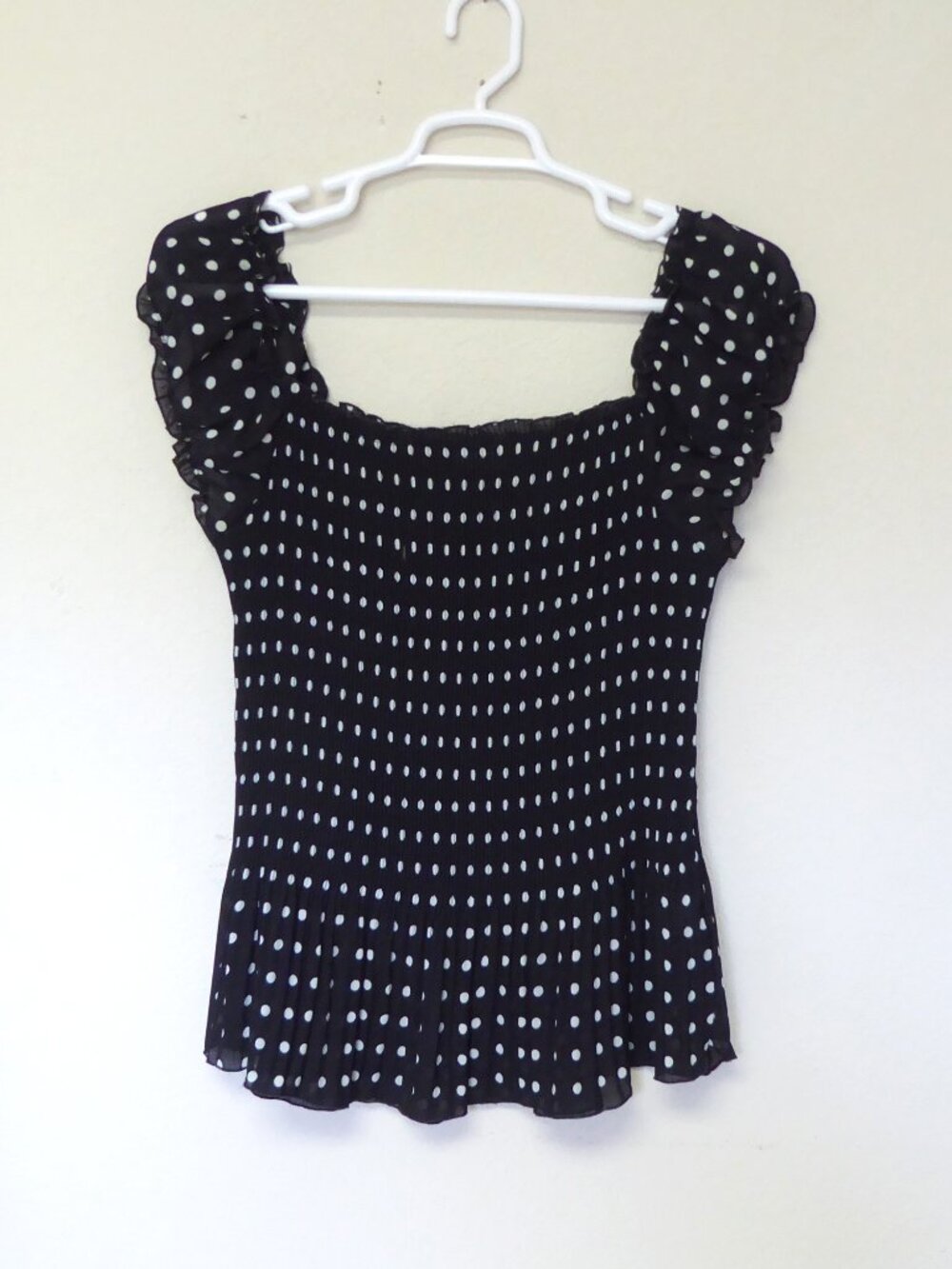 Jaipur black and white polka dot crinkle chiffon puff sleeve top size large